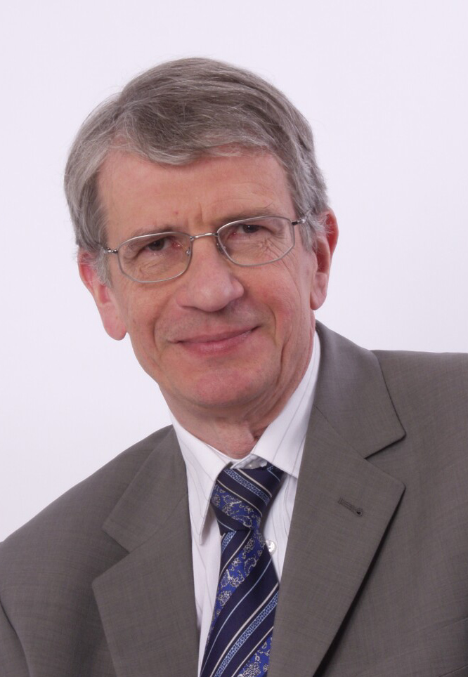 Wojciech Roszkowski, Economist, Historian